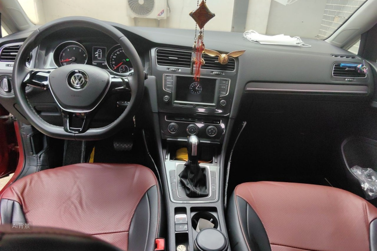 Volkswagen Golf 2017 car image #11
