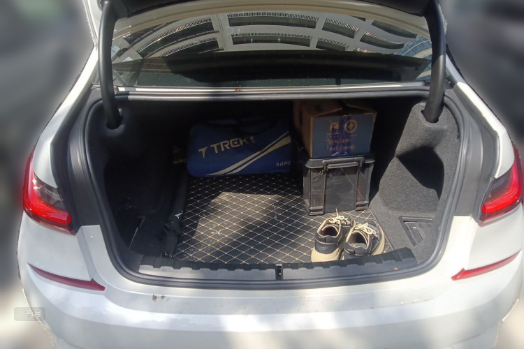 BMW 3 Series 2022 #21 BMW 3 Series 2022 car image #21