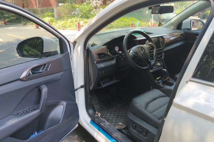 Volkswagen Tharu 2023 car image #9