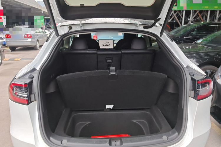 Tesla Model Y 2022 #19 Tesla Model Y 2022 car image #19