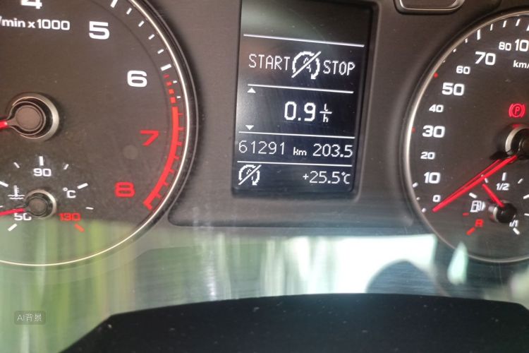 Audi Q3 2019 car image #14
