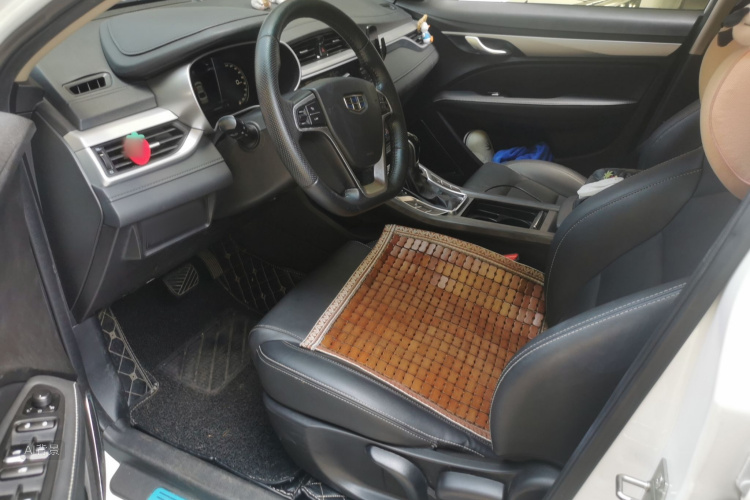 GEELY Emgrand 2018 car image #18