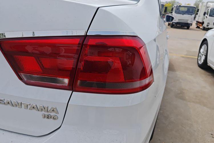 Volkswagen Santana 2015 car image #8