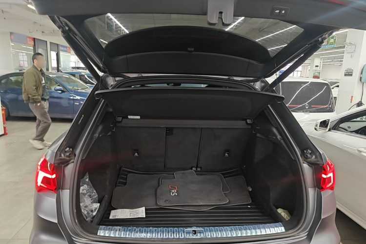 Audi Q3 2023 car image #19