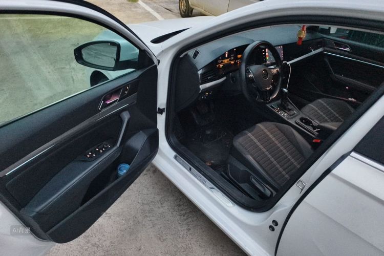 Volkswagen Lavida 2021 car image #18