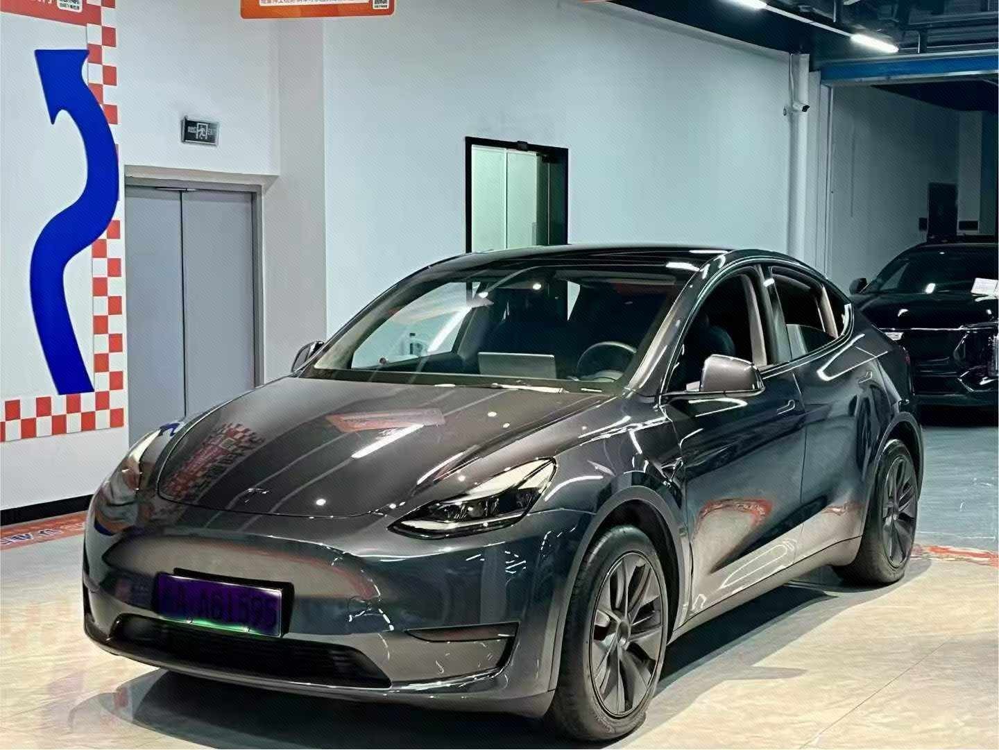 Tesla Model Y 2025 Tesla Model Y 2025 car image