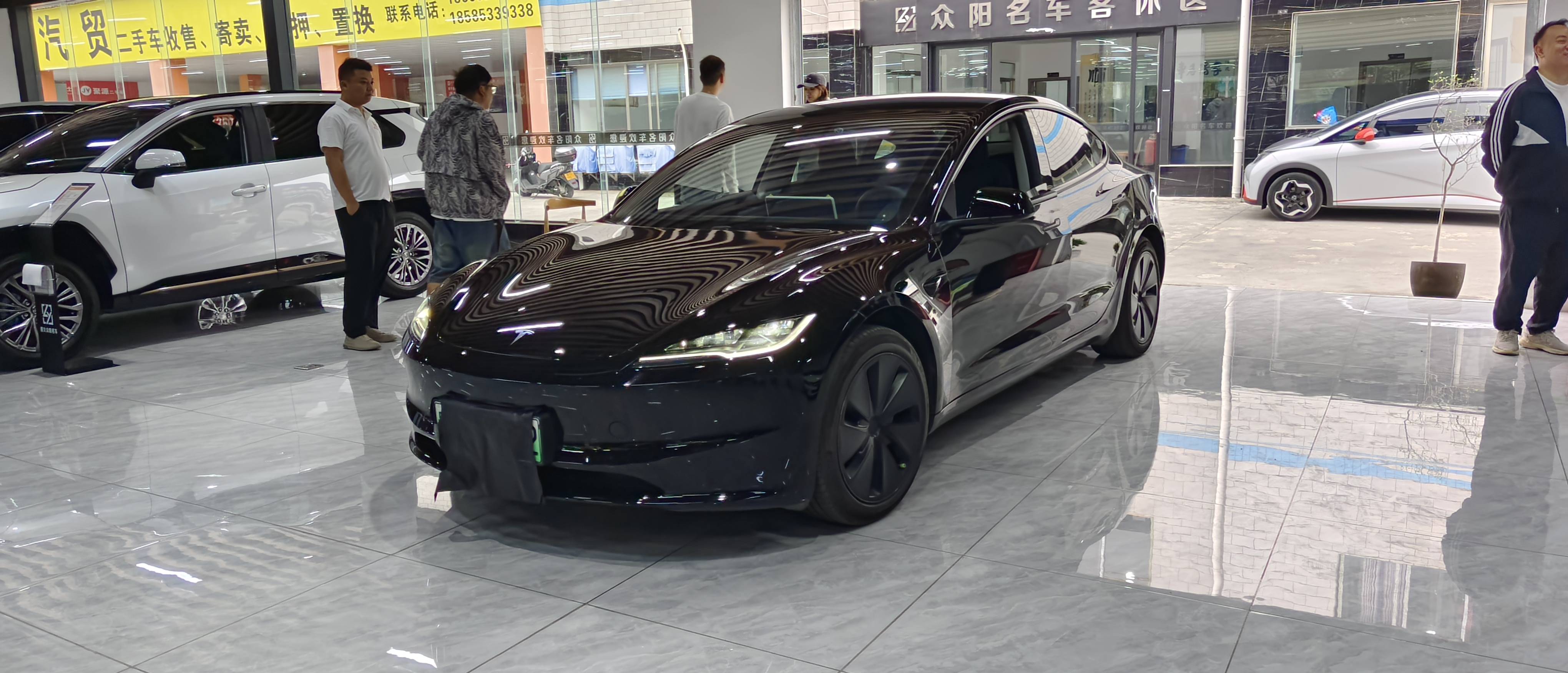 Tesla Model 3 2024 car image #2
