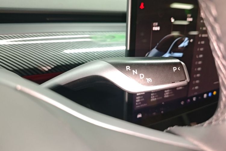 Tesla Model Y 2023 #14 Tesla Model Y 2023 car image #14