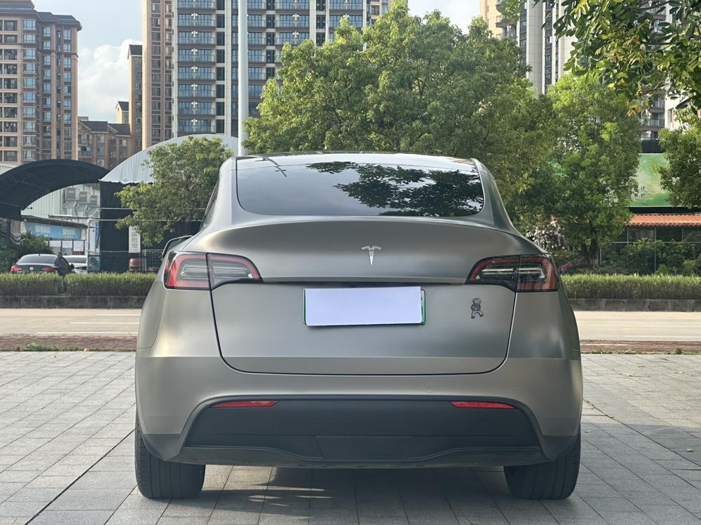 Tesla Model Y 2023 #5 Tesla Model Y 2023 car image #5