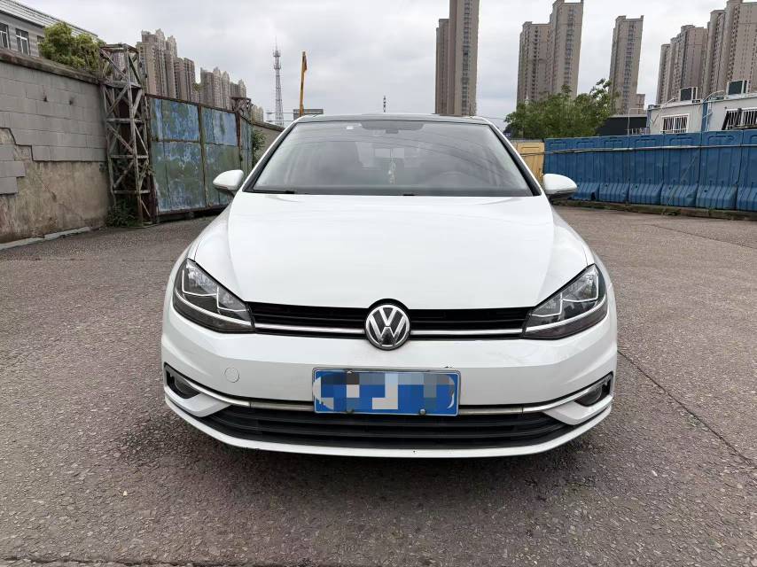 Volkswagen Golf 2019 car image #3