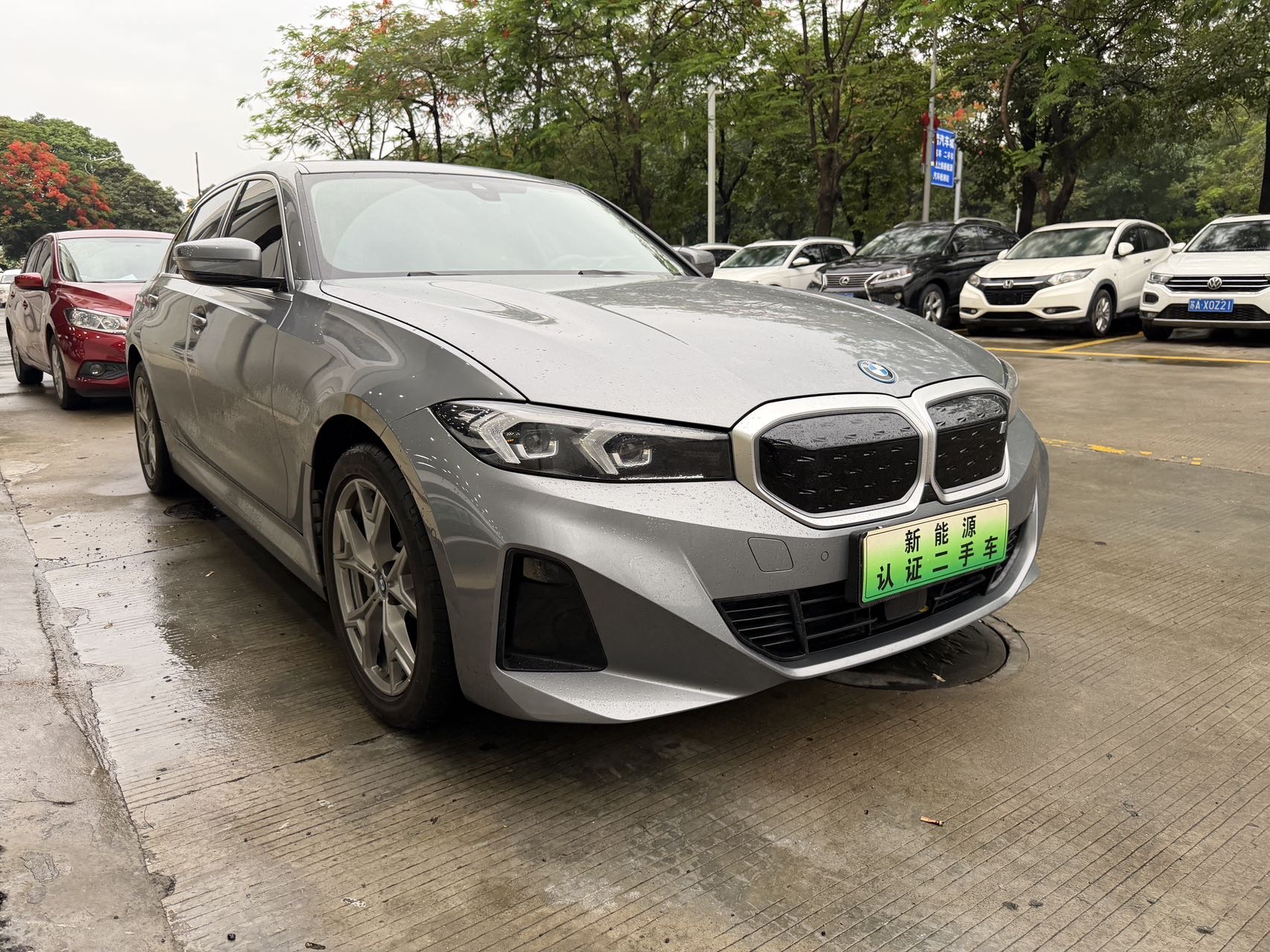 BMW i3 2023 car image #3