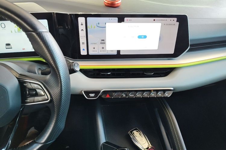 GEELY Coolray 2022 car image #13