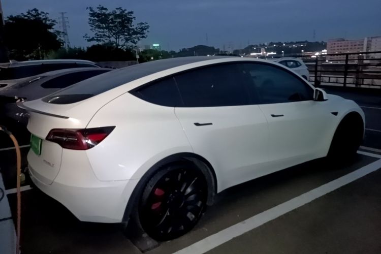 Tesla Model Y 2023 #7 Tesla Model Y 2023 immagine di auto #7