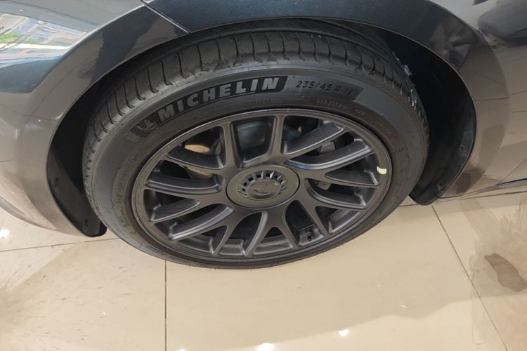 Tesla Model 3 2024 immagine di auto #9
