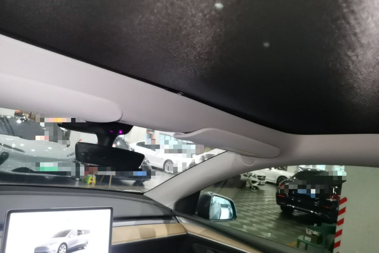 Tesla Model Y 2022 car image #20