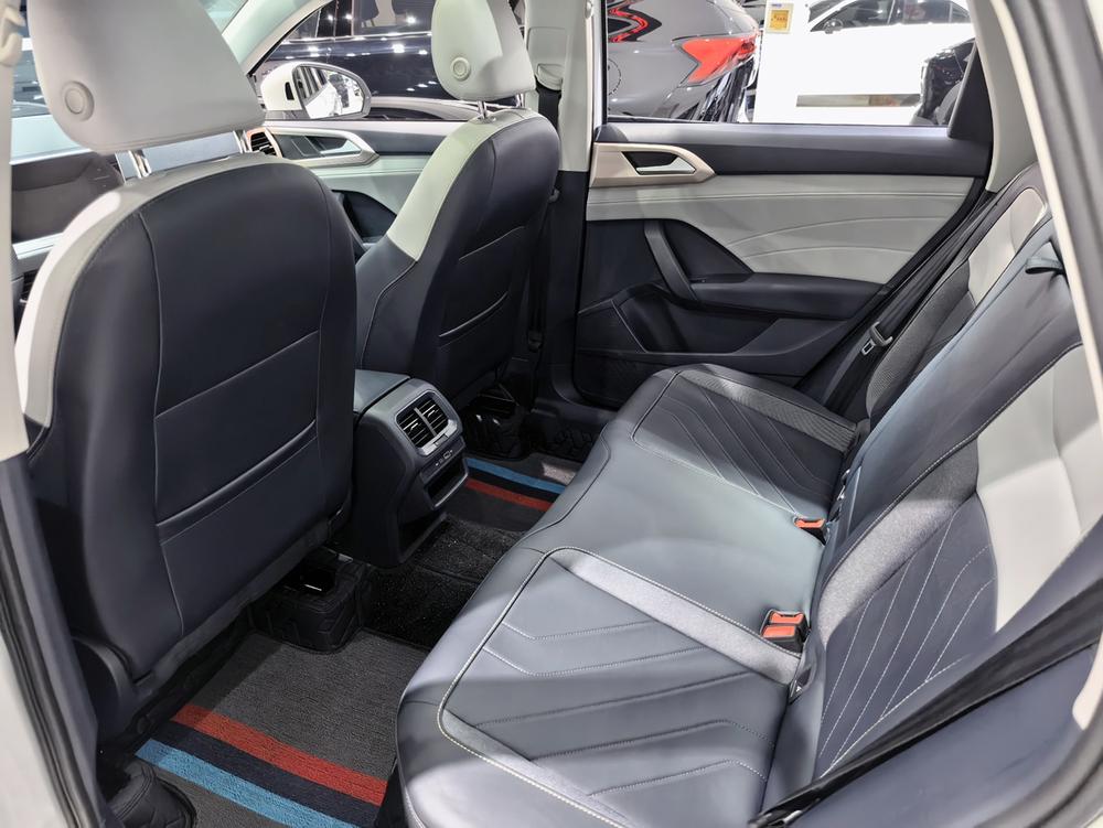 Volkswagen Tharu 2025 immagine di auto #11
