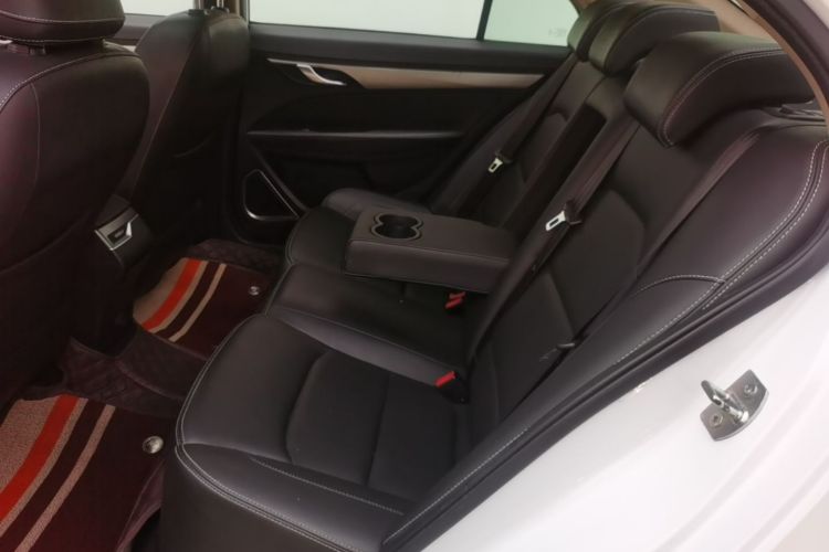 GEELY Emgrand 2018 car image #17