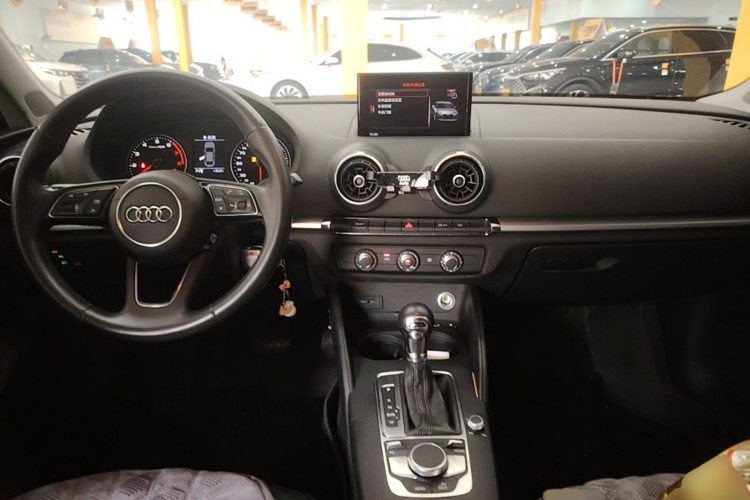 Audi A3 2019 #10 Audi A3 2019 صورة سيارة #10
