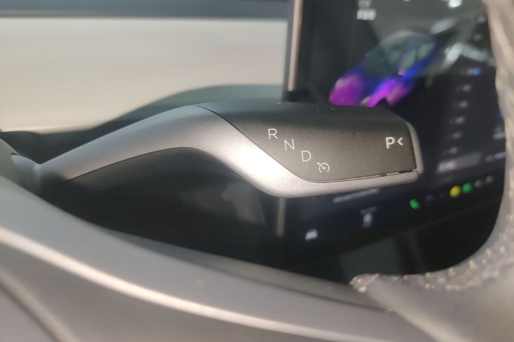 Tesla Model Y 2023 #14 Tesla Model Y 2023 car image #14