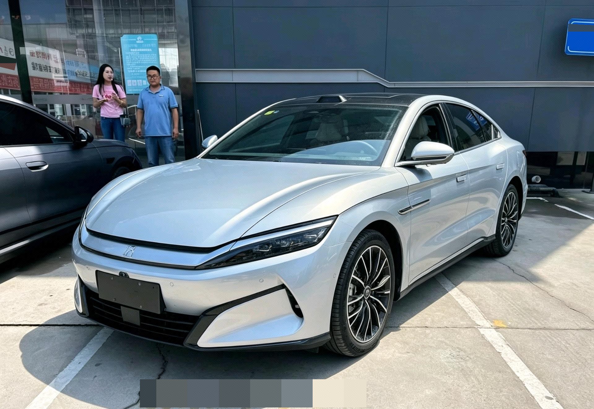 BYD HanL 2025 car image 