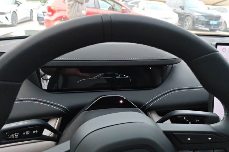 MI SU7 2024 immagine di auto #13
