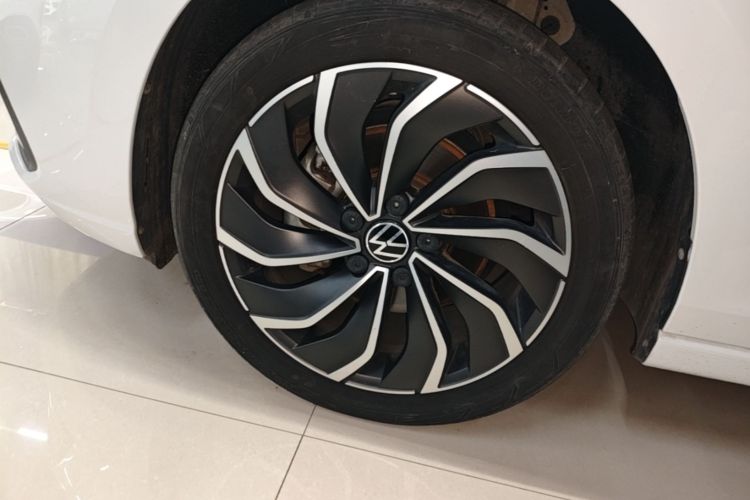 Volkswagen Golf 2022 car image #9