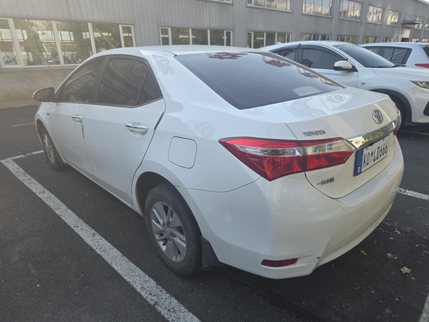 Toyota Corolla 2015 immagine di auto #4