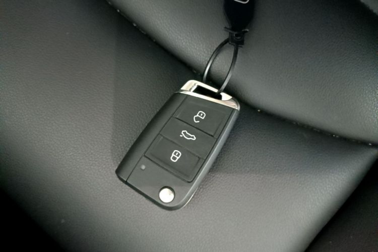 Volkswagen Tharu 2019 car image #9
