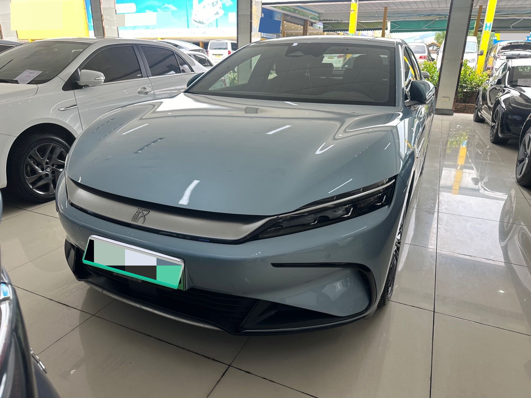 BYD Han 2023 car image #2