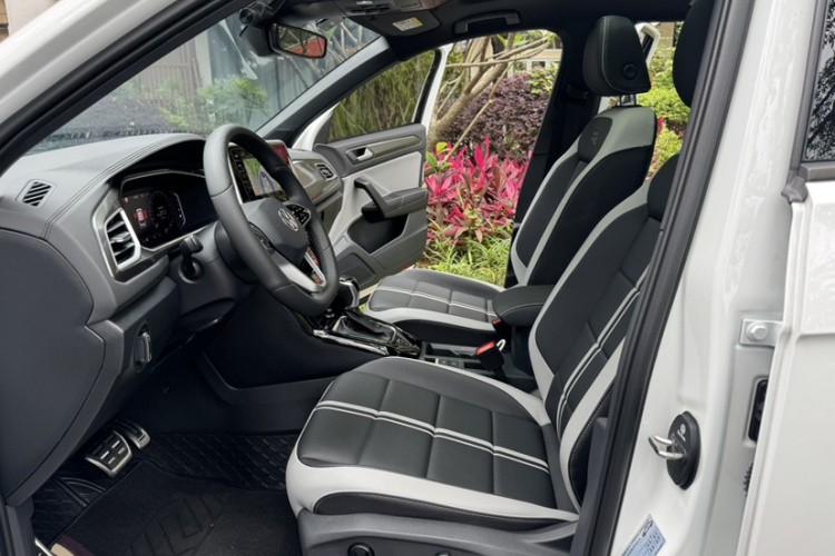 Volkswagen T-Roc 2025 car image #22