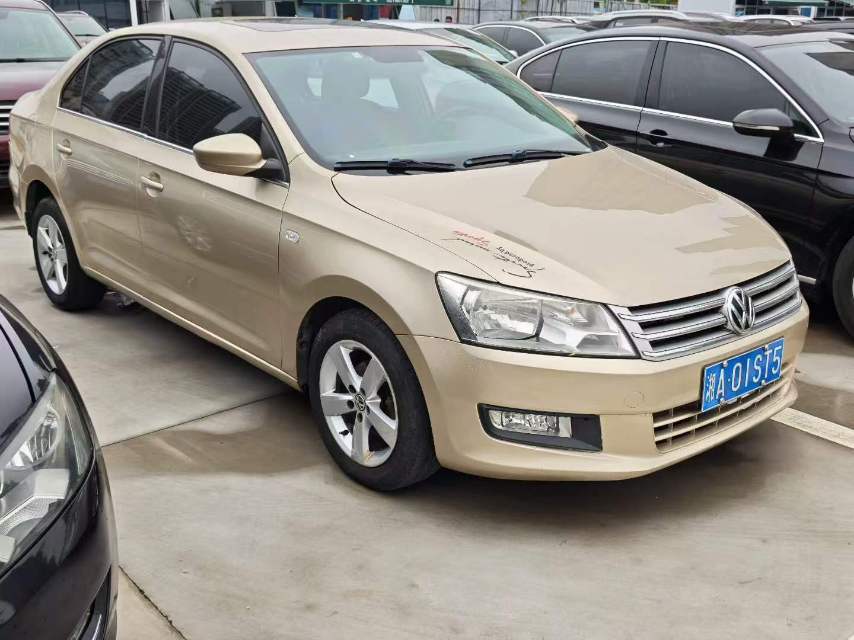 Volkswagen Santana 2014 car image #2