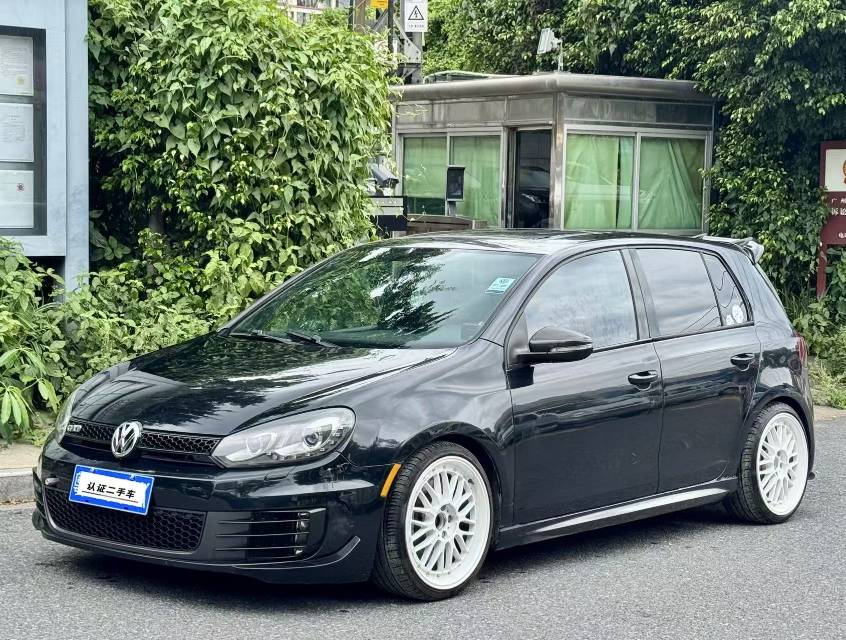 Volkswagen Golf 2011 car image 
