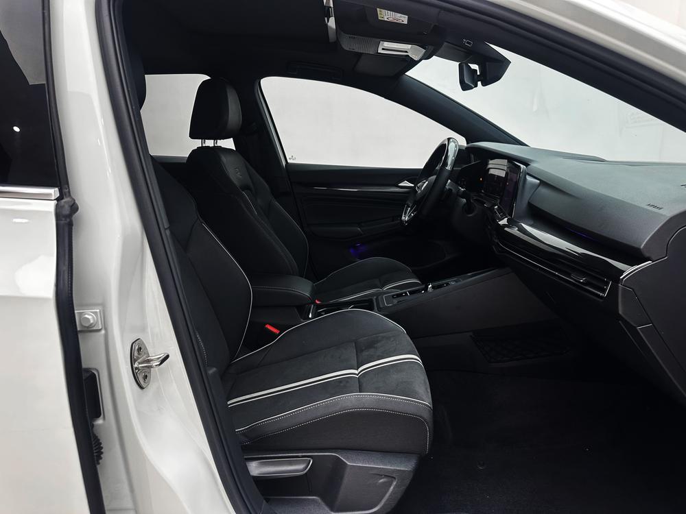 Volkswagen Golf 2021 car image #23