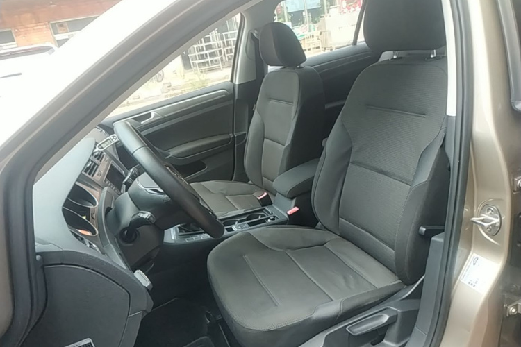 Volkswagen Golf 2016 car image #15