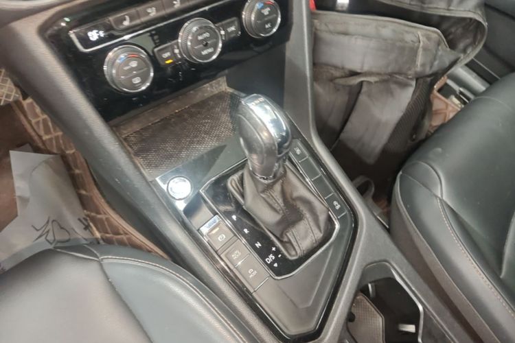 Volkswagen Tharu 2019 car image #14