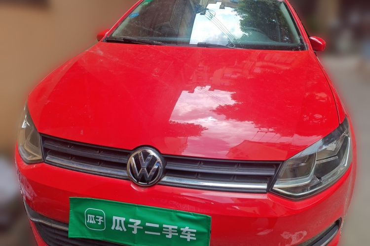 Volkswagen Polo 2015 car image #3