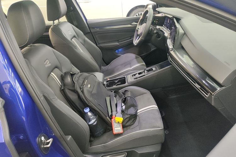 Volkswagen Golf 2021 car image #24