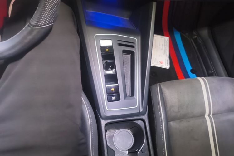 Volkswagen Golf 2022 car image #14