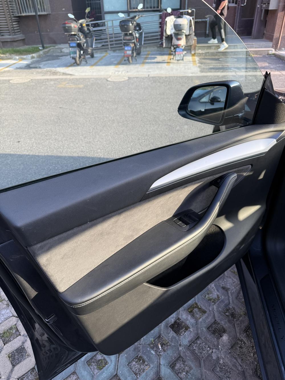 Tesla Model Y 2023 #6 Tesla Model Y 2023 car image #6