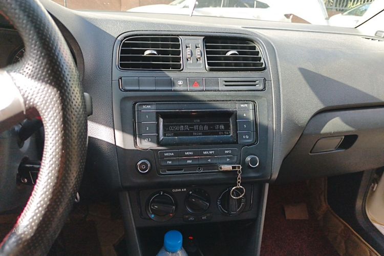 Volkswagen Polo 2016 #15 Volkswagen Polo 2016 car image #15