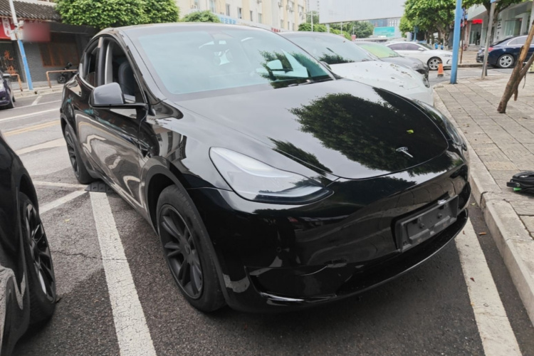 Tesla Model Y 2023 #4 Tesla Model Y 2023 immagine di auto #4