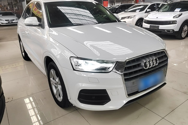 Audi Q3 2017 car image #4