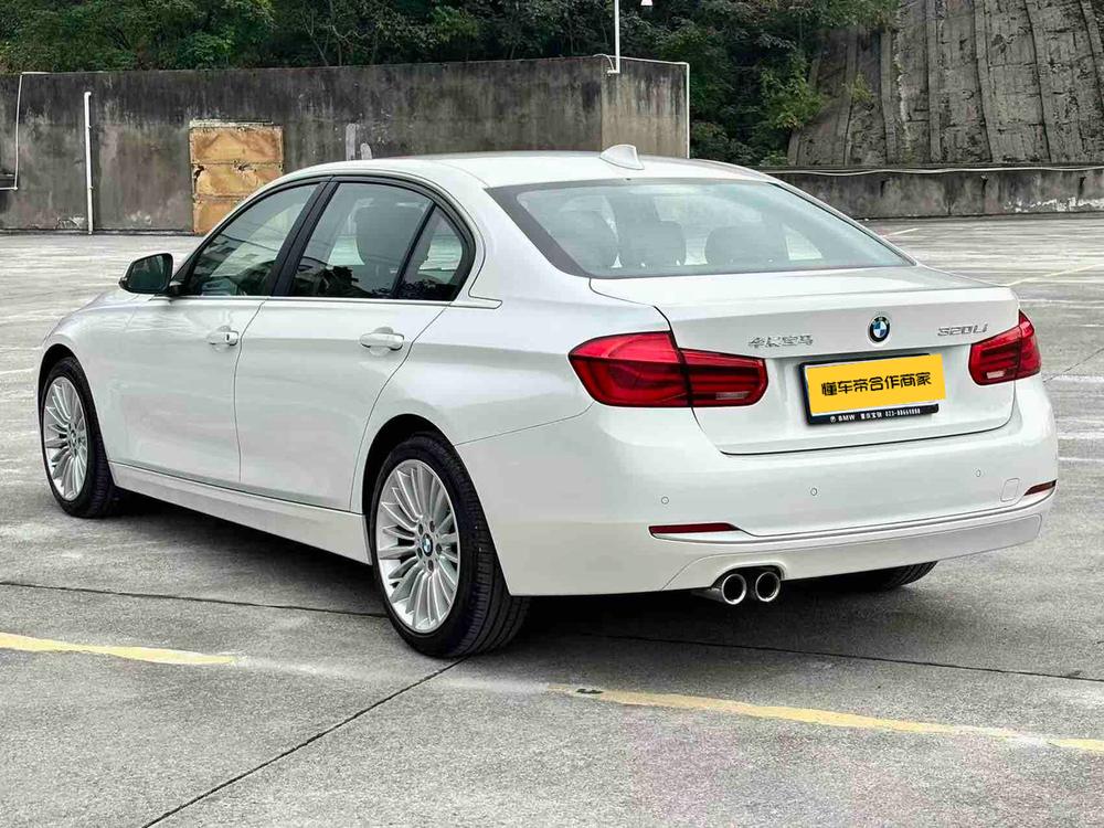 BMW 3 Series 2018 صورة سيارة #4