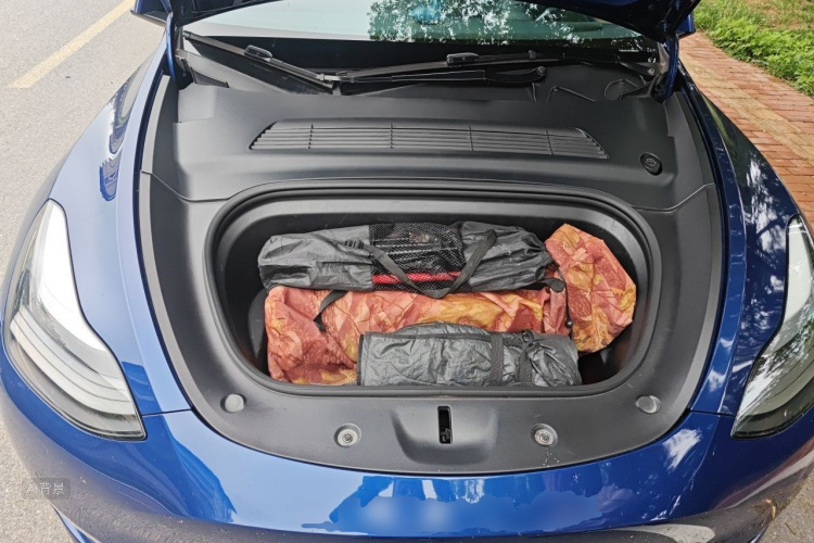 Tesla Model Y 2021 car image #22