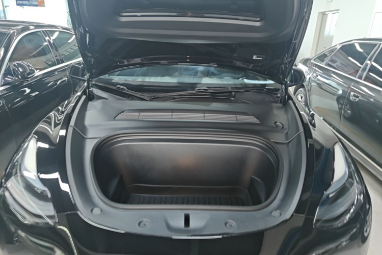 Tesla Model Y 2022 car image #20