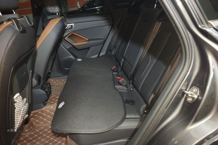 Audi Q3 2021 car image #19