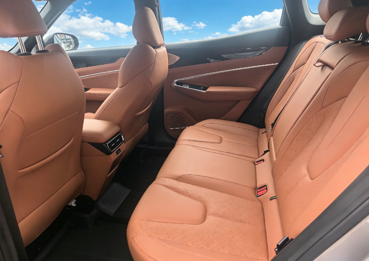 GEELY Boyue 2025 car image #2
