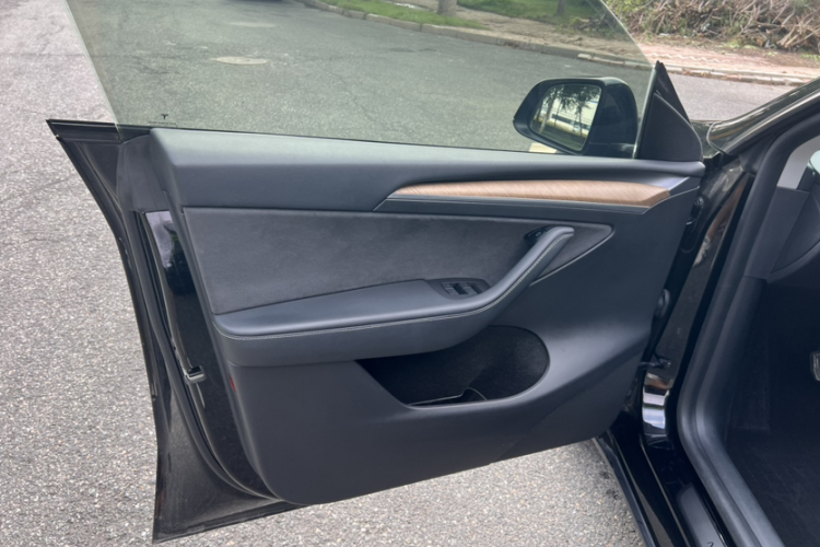Tesla Model Y 2021 #11 Tesla Model Y 2021 car image #11