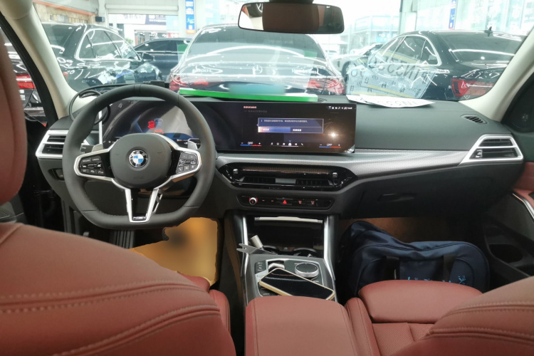 BMW 3 Series 2025 изображение автомобиля #10