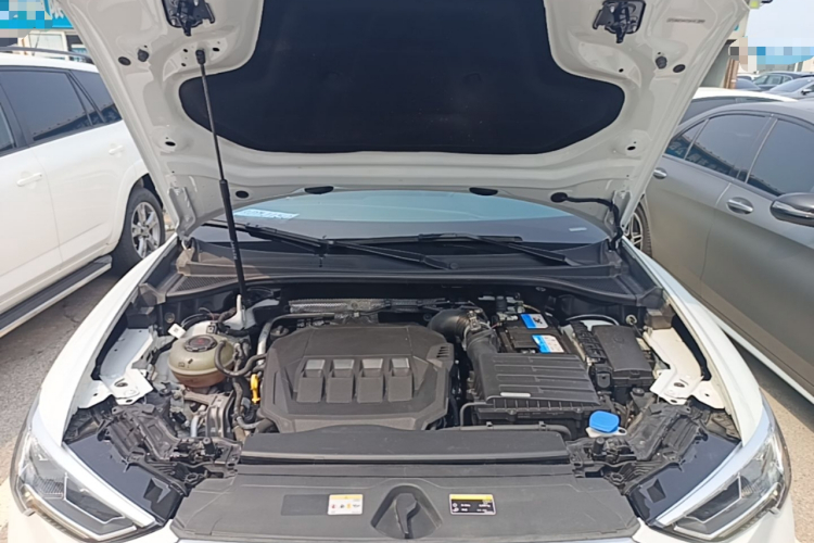 Audi Q3 2022 car image #20